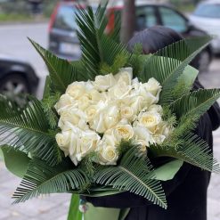 DH0113 Buqete me Trendafila te Bardhe